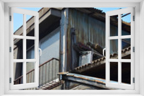 Fototapeta Naklejka Na Ścianę Okno 3D - 古い空き家