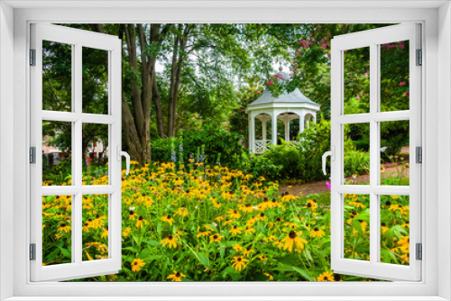 Fototapeta Naklejka Na Ścianę Okno 3D - Colorful garden and gazebo in a park in Alexandria, Virginia.