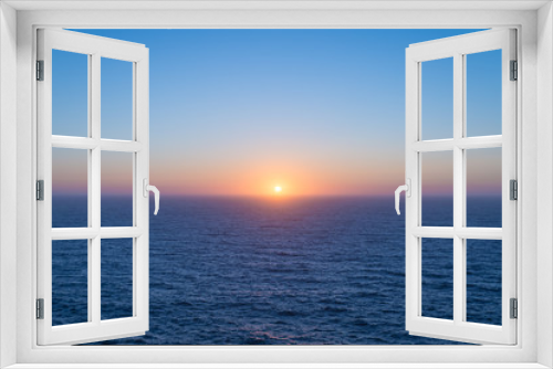 Fototapeta Naklejka Na Ścianę Okno 3D - Sunset over sea
