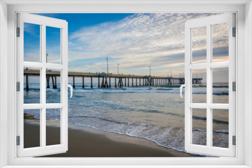 Fototapeta Naklejka Na Ścianę Okno 3D - The pier in Venice Beach, Los Angeles, California.