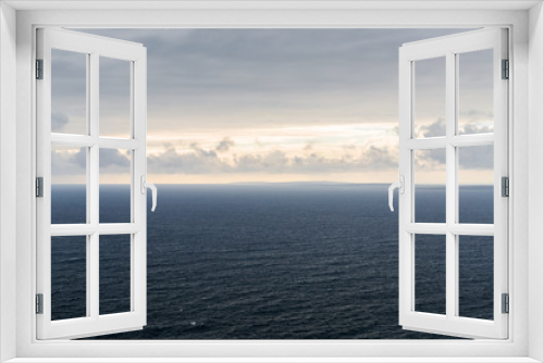 Fototapeta Naklejka Na Ścianę Okno 3D - view to ocean at wild atlantic way in ireland