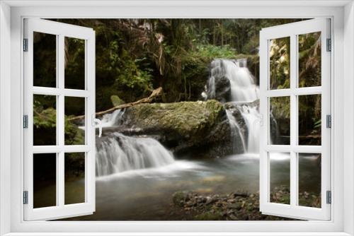 Fototapeta Naklejka Na Ścianę Okno 3D - Onomea Falls