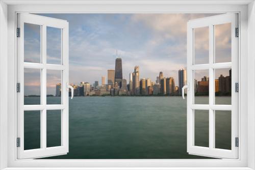 Fototapeta Naklejka Na Ścianę Okno 3D - Chicago skyline in the afternoon from lake Michigan
