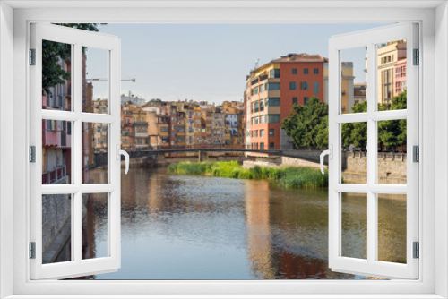 Fototapeta Naklejka Na Ścianę Okno 3D - Embankment of river Onyar in Gerona. Catalonia, Spain