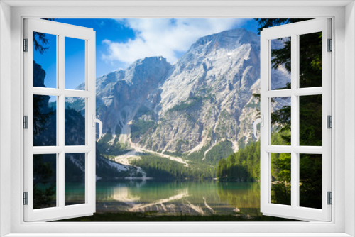 Fototapeta Naklejka Na Ścianę Okno 3D - Braies lake