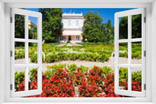 Fototapeta Naklejka Na Ścianę Okno 3D - Villa Angiolina And Surrounding Park