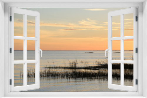 Fototapeta Naklejka Na Ścianę Okno 3D - Colorful sunset over the sea.
