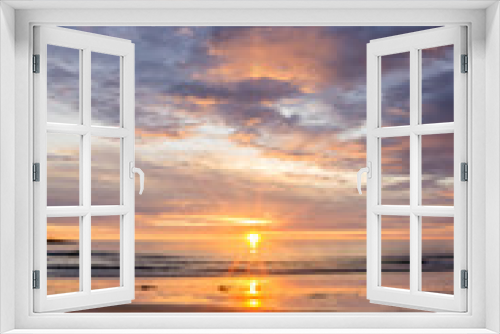 Fototapeta Naklejka Na Ścianę Okno 3D - sunset bunes beach