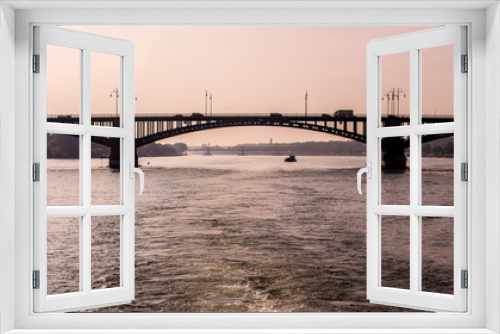 Fototapeta Naklejka Na Ścianę Okno 3D - Bridge on the Rhine river, in Mainz, Germany, at sunrise