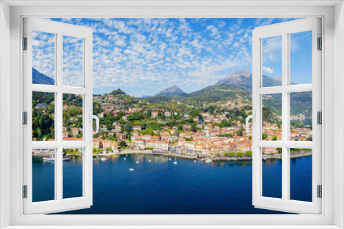 Fototapeta Naklejka Na Ścianę Okno 3D - Menaggio - Lago di Como (IT) - Superpanoramica aerea