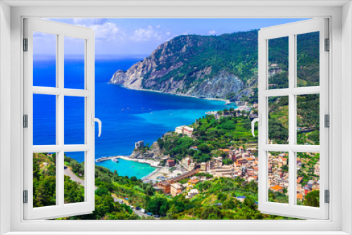 Fototapeta Naklejka Na Ścianę Okno 3D - Italian holidays - picturesque scenery of Monterosso al mare - Cinque terre