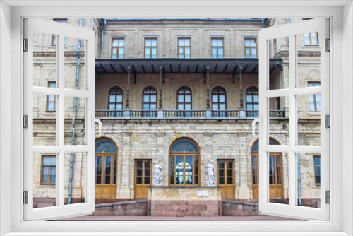 Fototapeta Naklejka Na Ścianę Okno 3D - Main entrance of Gatchina Palace. Russia 