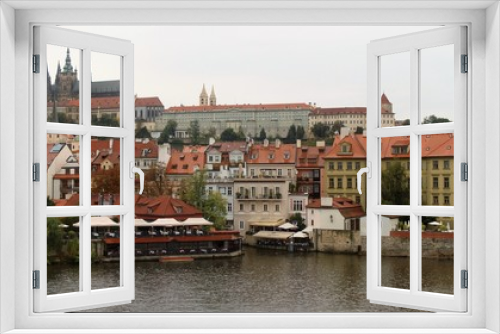 Fototapeta Naklejka Na Ścianę Okno 3D - Prager Burgpanorama / Blick über die Moldau zur Prager Kleinseite und dem darüber liegenden Burgbezirk Hradschin