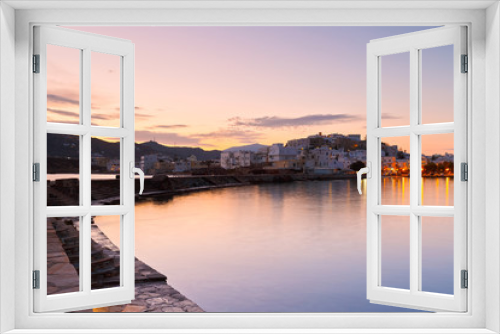 Fototapeta Naklejka Na Ścianę Okno 3D - View of the Naxos town early in the morning.