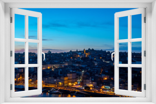 Fototapeta Naklejka Na Ścianę Okno 3D - 夜のポルト（ポルトガル）の風景