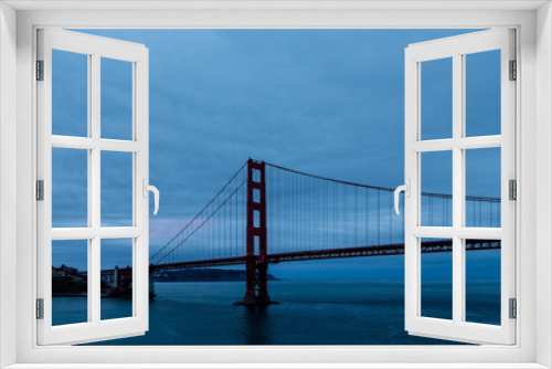 Fototapeta Naklejka Na Ścianę Okno 3D - Blue Dawn on Golden Gate Bridge