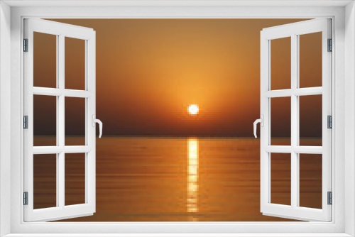 Fototapeta Naklejka Na Ścianę Okno 3D - Beautiful sunrise at sea