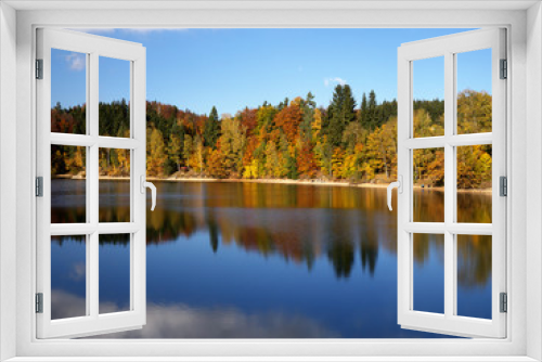 Fototapeta Naklejka Na Ścianę Okno 3D - Mseno Lake - the city water reservoir in Jablonec nad Nisou in autumn