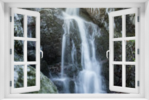 Fototapeta Naklejka Na Ścianę Okno 3D - frozen fall