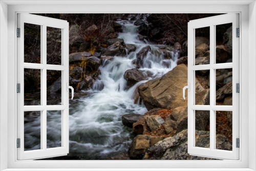 Fototapeta Naklejka Na Ścianę Okno 3D - Long waterfall piece