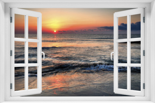 Fototapeta Naklejka Na Ścianę Okno 3D - Beautiful sunrise over the sea