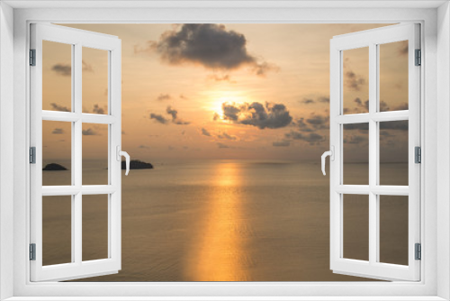 Fototapeta Naklejka Na Ścianę Okno 3D - Scenic view of beautiful sunset above the sea
