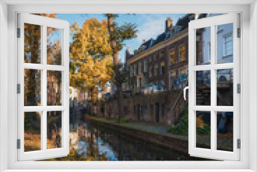 Fototapeta Naklejka Na Ścianę Okno 3D - Nieuwegracht with its arched bridges in the old town of Utrecht.