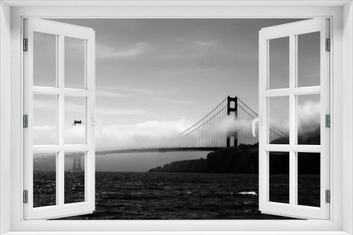 Fototapeta Naklejka Na Ścianę Okno 3D - Golden Gate in Fog