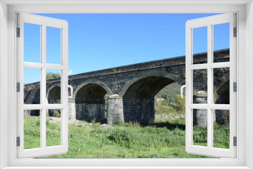 Fototapeta Naklejka Na Ścianę Okno 3D - Brücke bei Castiglione di Sicilia