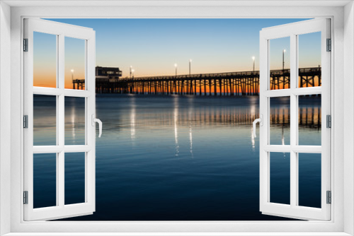 Fototapeta Naklejka Na Ścianę Okno 3D - Newport beach pier silhouette sunset