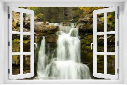 Fototapeta Naklejka Na Ścianę Okno 3D - Waterfall in the mountains in autumn