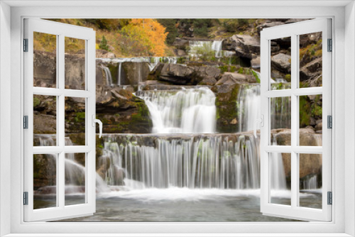 Fototapeta Naklejka Na Ścianę Okno 3D - Close-up of waterfalls in autumn