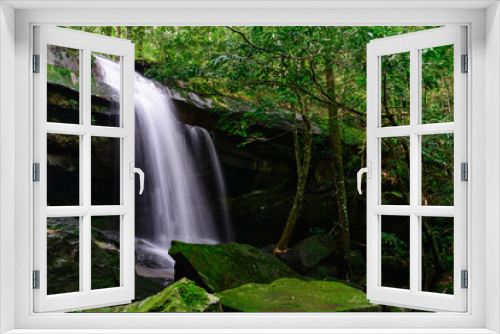 Fototapeta Naklejka Na Ścianę Okno 3D - Tham Yai Waterfall.