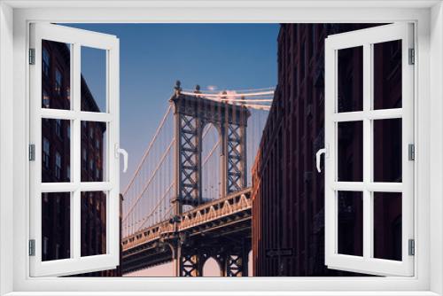 Fototapeta Naklejka Na Ścianę Okno 3D - Manhattan Bridge, New York City, as seen from Brooklyn