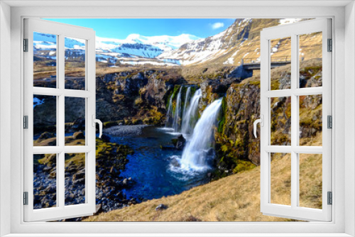 Fototapeta Naklejka Na Ścianę Okno 3D - Kirkjufell Mountain and Krikjufellfoss Waterfall, Iceland