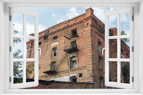 Fototapeta Naklejka Na Ścianę Okno 3D - old brick abandoned factory in Samara. Decay concept