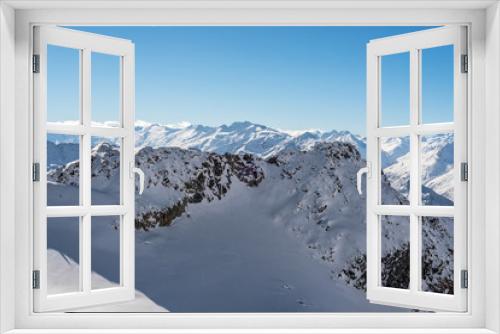 Fototapeta Naklejka Na Ścianę Okno 3D - Skiing and Snowboarding in the winterly Stubai Alps