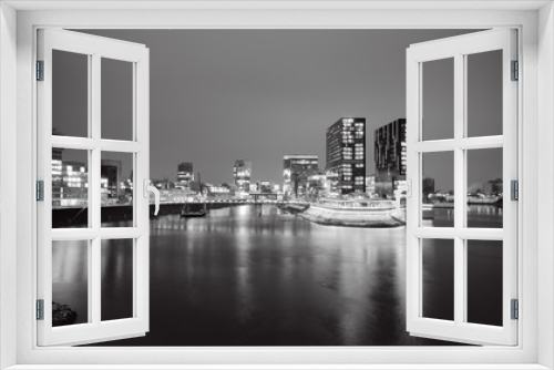 Fototapeta Naklejka Na Ścianę Okno 3D - Duesseldorf Media Harbor At Night Black And White