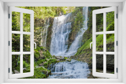 Fototapeta Naklejka Na Ścianę Okno 3D - Beautiful waterfall in France