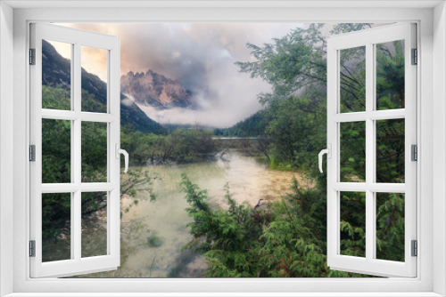 Fototapeta Naklejka Na Ścianę Okno 3D - Mountain lake at misty morning