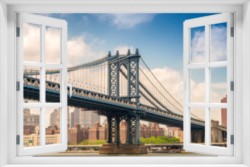 Fototapeta Naklejka Na Ścianę Okno 3D - The Manhattan Bridge as seen from underneath, New York City