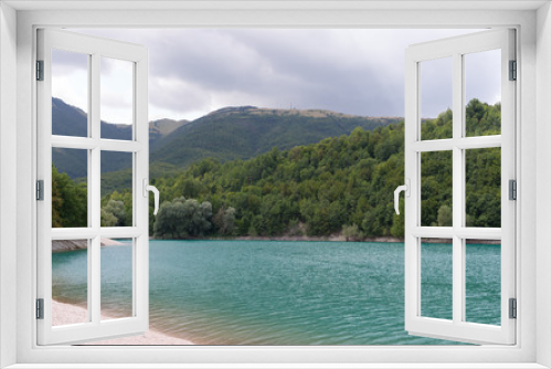 Fototapeta Naklejka Na Ścianę Okno 3D - Fiastra lake- Italy