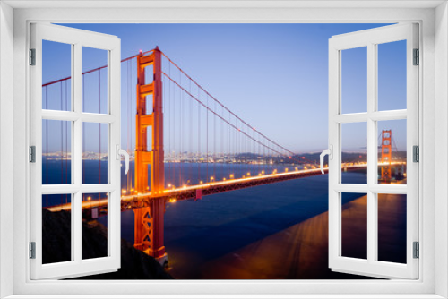 Fototapeta Naklejka Na Ścianę Okno 3D - Golden Gate Bridge in San Francisco California after sunset