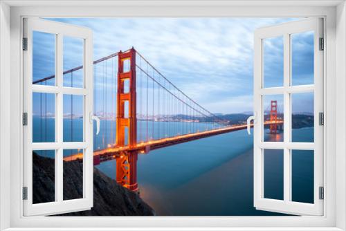 Fototapeta Naklejka Na Ścianę Okno 3D - Golden Gate Bridge in San Francisco California after sunset