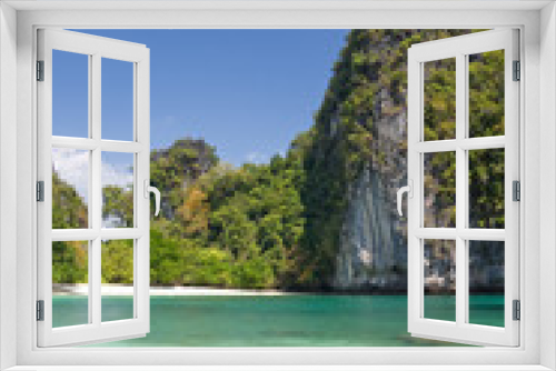 Fototapeta Naklejka Na Ścianę Okno 3D - Lonely bay of Hong Island