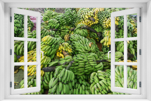 Fototapeta Naklejka Na Ścianę Okno 3D - bananas in farmers house