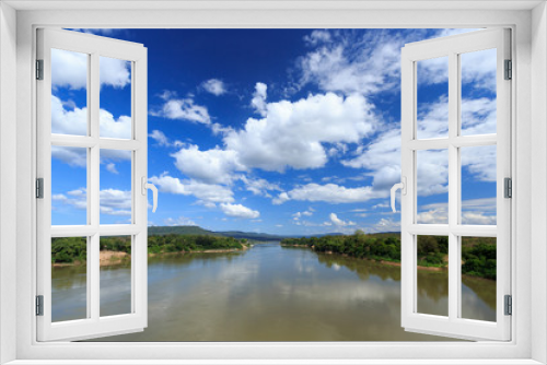 Fototapeta Naklejka Na Ścianę Okno 3D - beautiful water and blue sky
