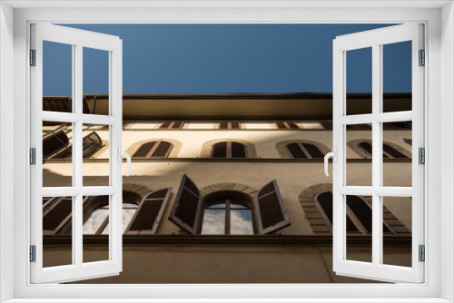 Fototapeta Naklejka Na Ścianę Okno 3D - Okiennice włochy uliczki przedmieścia
