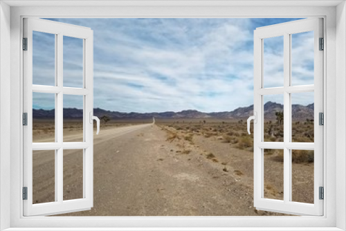 Fototapeta Naklejka Na Ścianę Okno 3D - Desert Highway