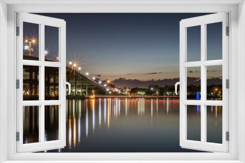 Fototapeta Naklejka Na Ścianę Okno 3D - Nighttime Reflections
